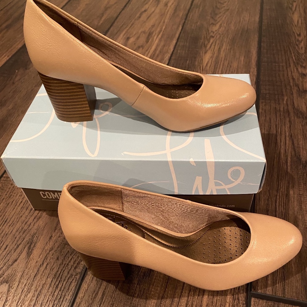 Life Stride Soft System Taupe Heels, Size 8